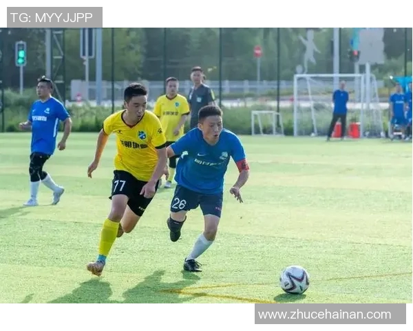 从绿茵场到世界舞台足球运动员出身的传奇球星们的崛起之路